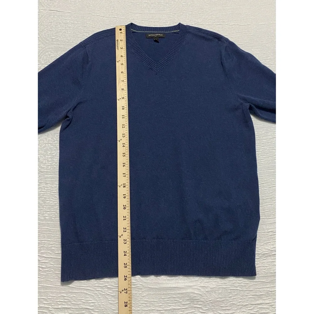 Banana Republic Mens V‎ Neck Sweater Medium Blue Cotton Knit Long Sleeve